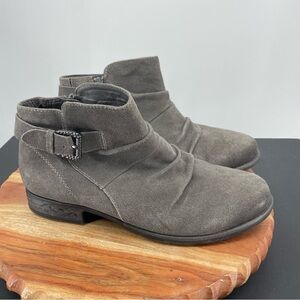Earth Avani Billings Suede Booties in the color gray Size 10W ankle boots